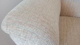 Sofá 2 plazas beige