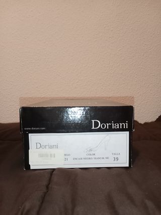Tacones y bolso Doriani negros