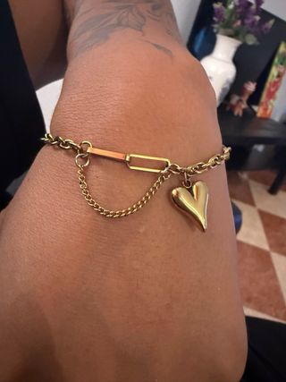 Pulsera corazón dorada