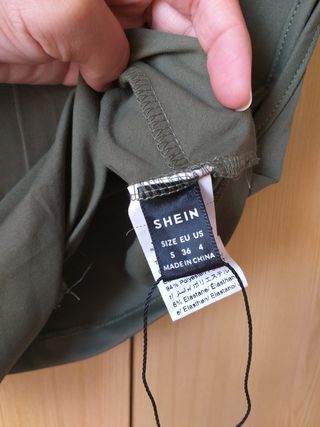 Top corto SHEIN verde oliva talla S