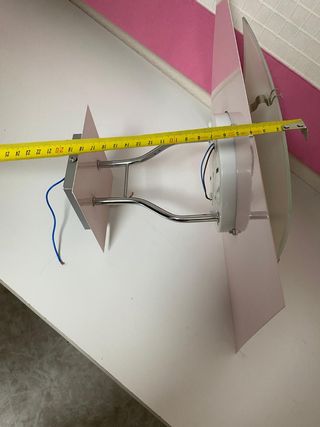 Lámpara techo rosa y blanca