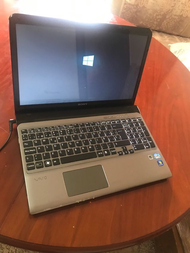 Portátil Sony Vaio i3 - Plata