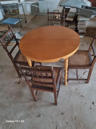 Mesa redonda vintage + 4 sillas