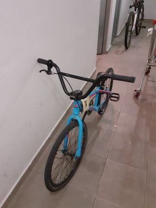 Bicicleta de bmx race 