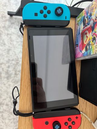 Nintendo Switch + Mario Kart 8 Deluxe