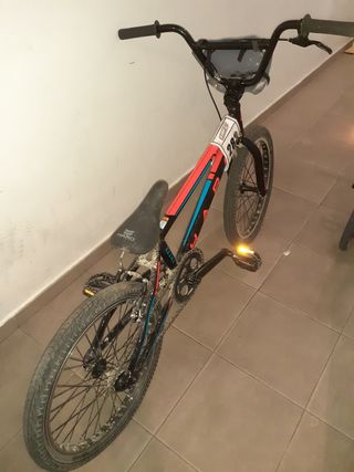 Bicicleta bmx race 