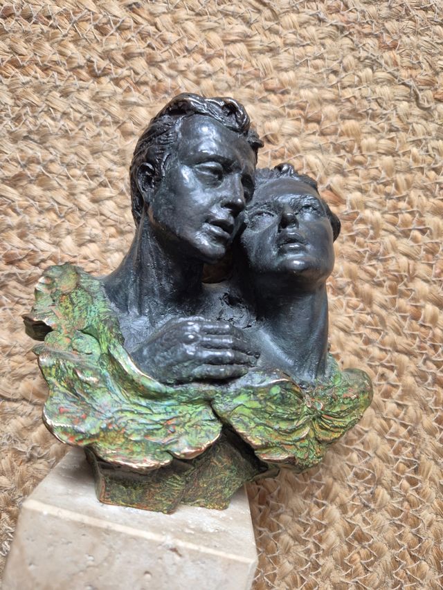 Scultura L.M.Lafuente Coppia innamorata