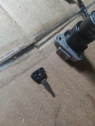 Cerradura contacto Yamaha XT600E
