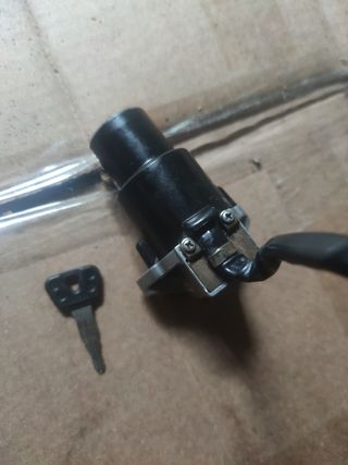 Cerradura contacto Yamaha XT600E