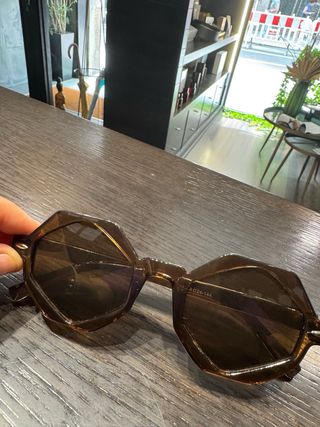 Gafas sol hexagonales marrón