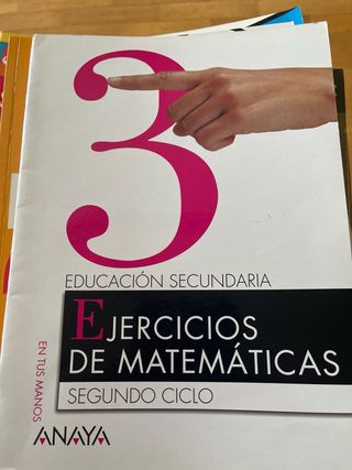 cuadernos de repaso de distintos cursos
