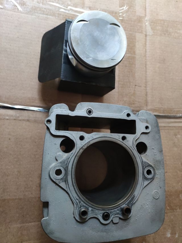 Cilindro y pistón Yamaha XT600E