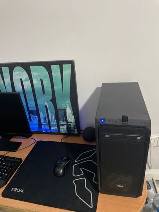 PC Gamer - Torre negra