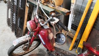 Ciclomotor antiguo VILA