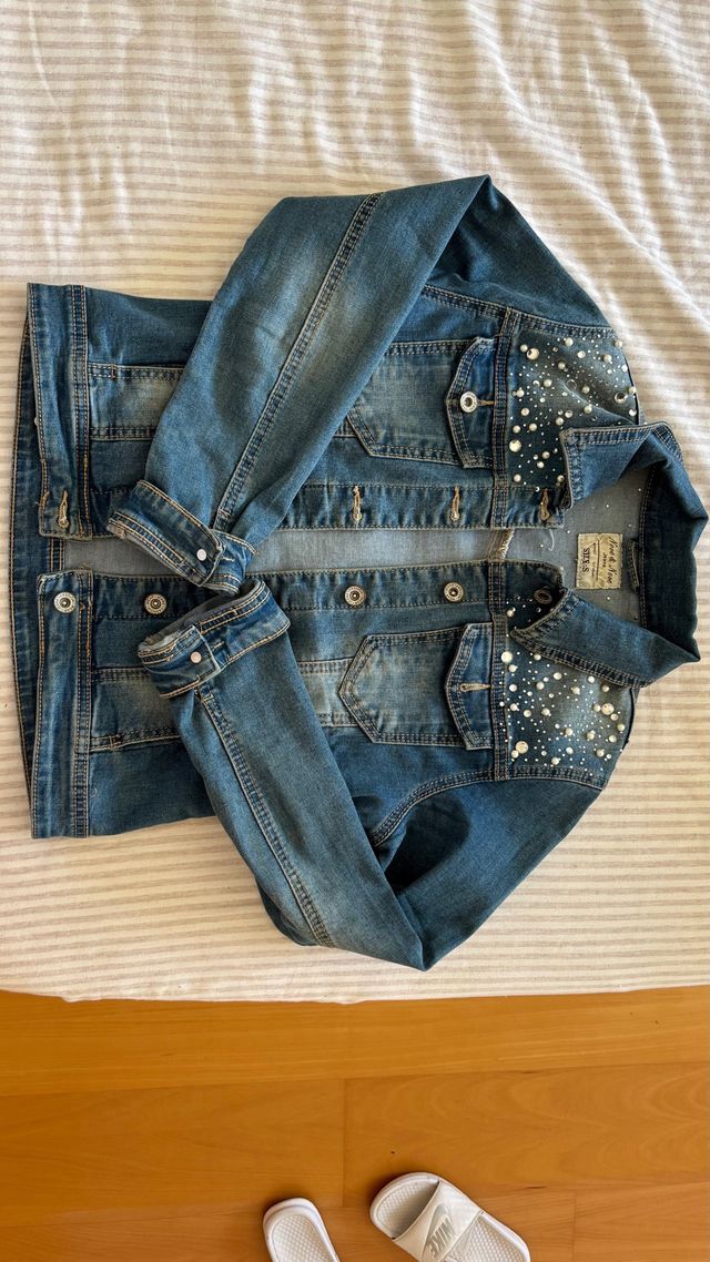 Cazadora vaquera con brillos