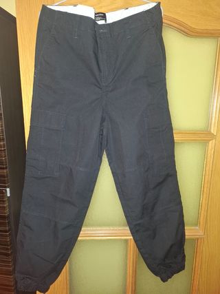 Pantalones nuevos negros, talla M 41