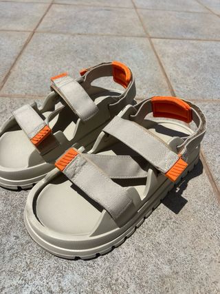 Sandalias ZARA beige-naranja unisex