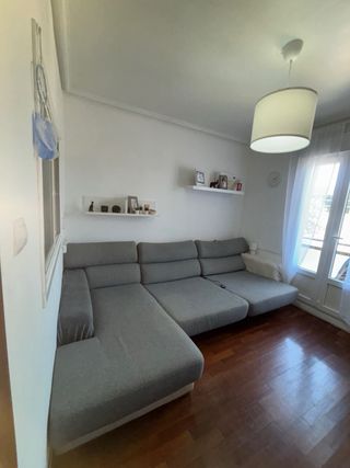 Sofá chaise longue gris