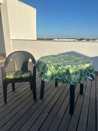 Mesa y 4 sillas jardín - Exterior