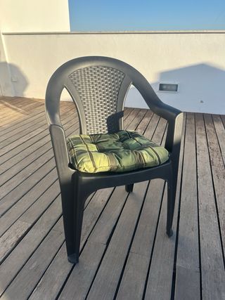 Mesa y 4 sillas jardín - Exterior