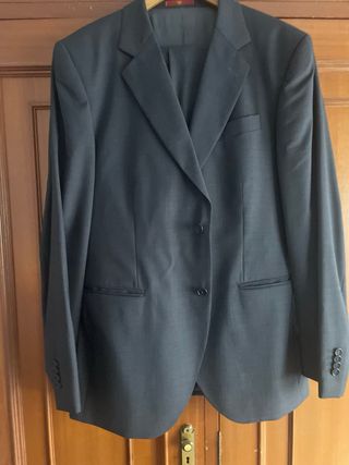 Traje Gris marca Caramelo original talla L 52 