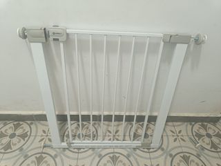 Puerta seguridad bebé Safety 1st