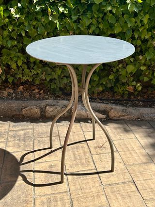Mesa exterior metal gris