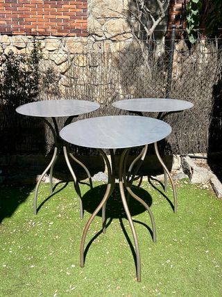 Mesa exterior metal gris