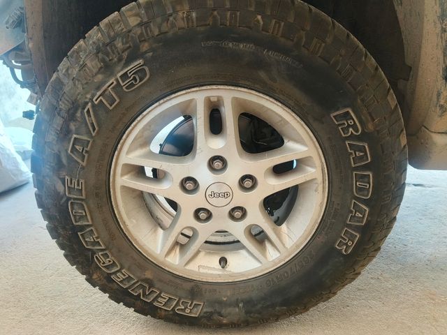 Ruedas Radar Renegade AT5 265/70R16 