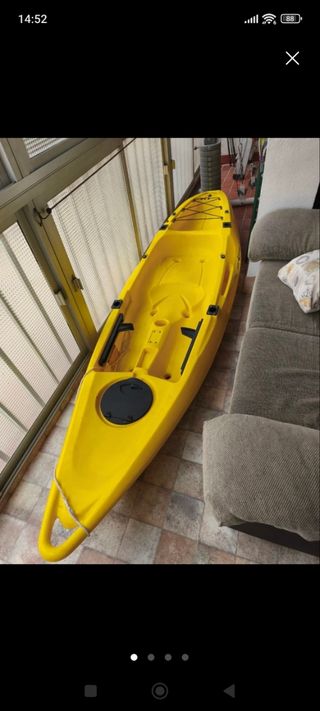 Kayak amarillo.