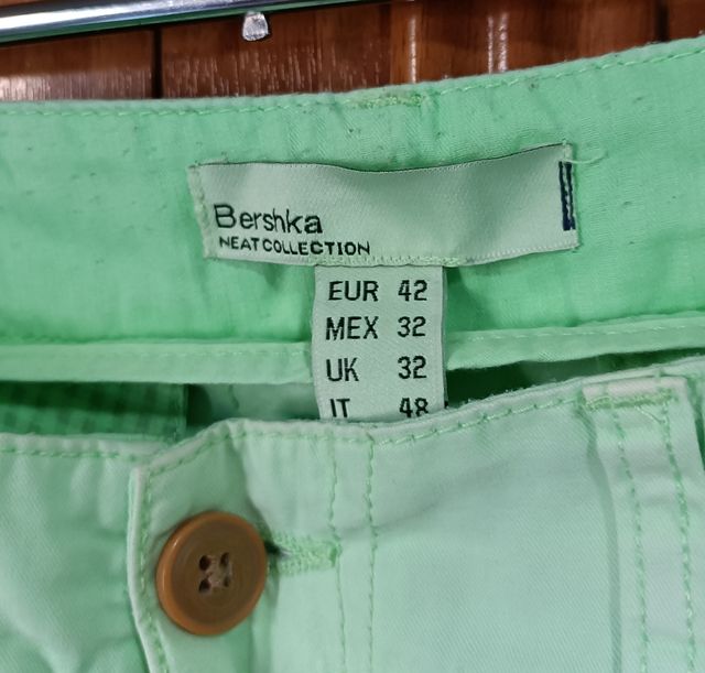 Shorts Bershka verde L