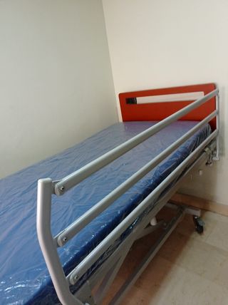 Cama articulada Invacare: Buen estado