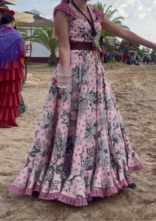 bata rociera rosa y gris