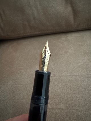 Pluma Montblanc Meisterstück 146 chapado en oro 18