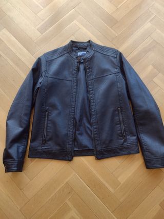 CHAQUETA DE CUERO.