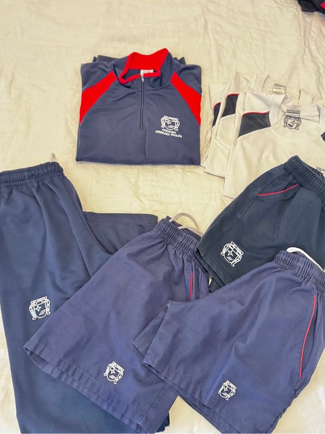 Uniforme scolastica ispano-inglese 
