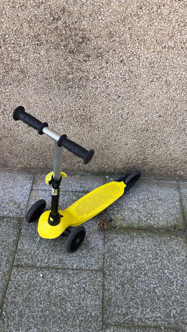 Monopatín infantil, amarillo