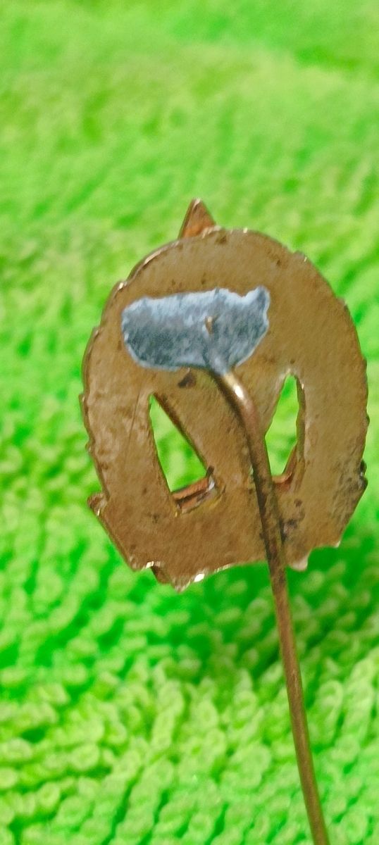 Pin alfiler Ujpest Budapest