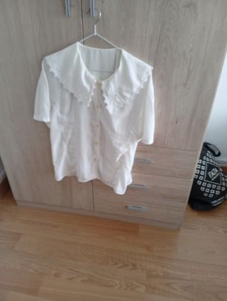 Blusa blanca cuello bebé