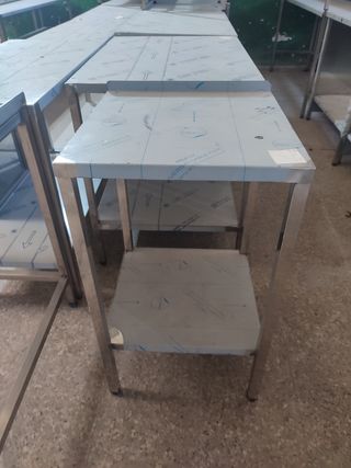 MESA DE ACERO 50 CM