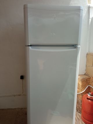 Frigorífico Blanco 2 Puertas 70cm