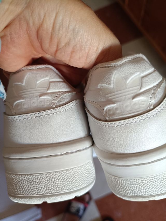 Sneakers bianche Adidas