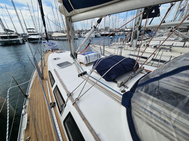 Velero Jeanneau Sun Odyssey 43