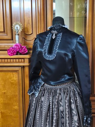 Traje Regional
Luce y festeja este Pilar
