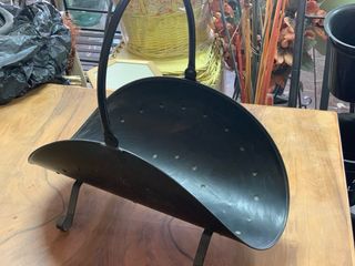 Cesta leña metal negra