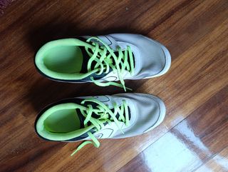 Zapatillas clavos atletismo