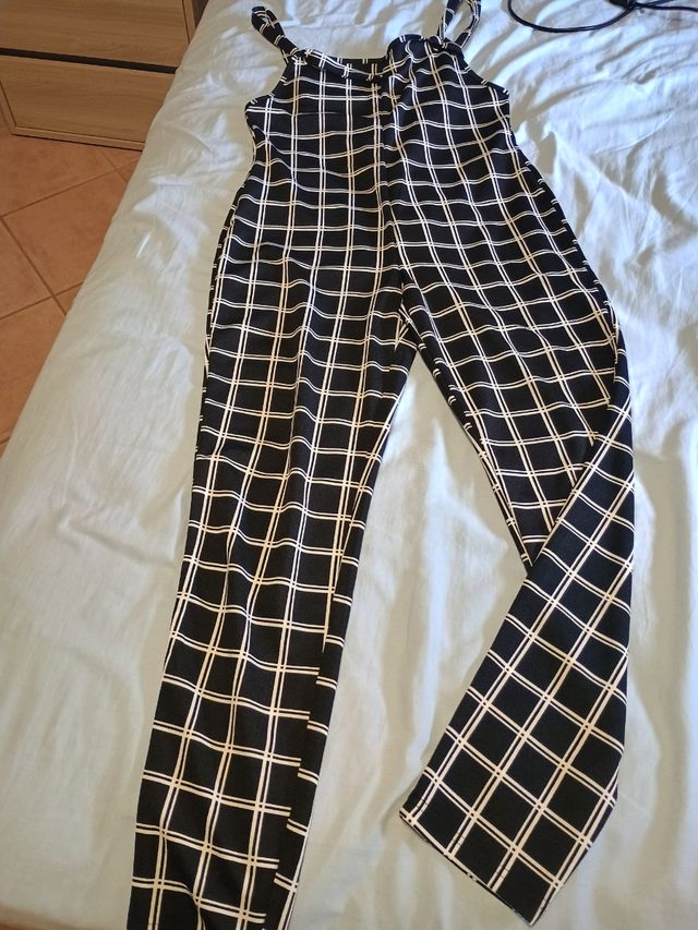 Salopette elegante bianca e nera