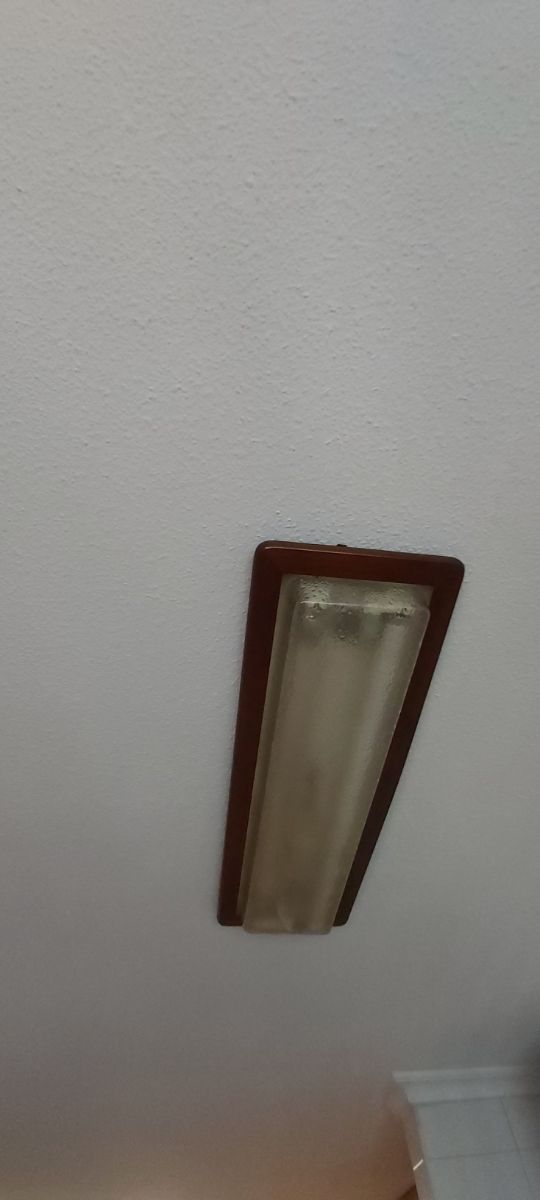 Plafon de cocina con tubos