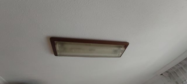 Plafon de cocina con tubos