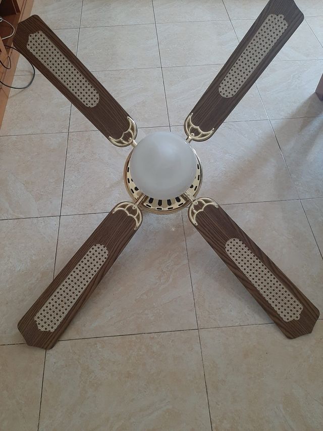 2 Ventiladores techo madera dorado con luz